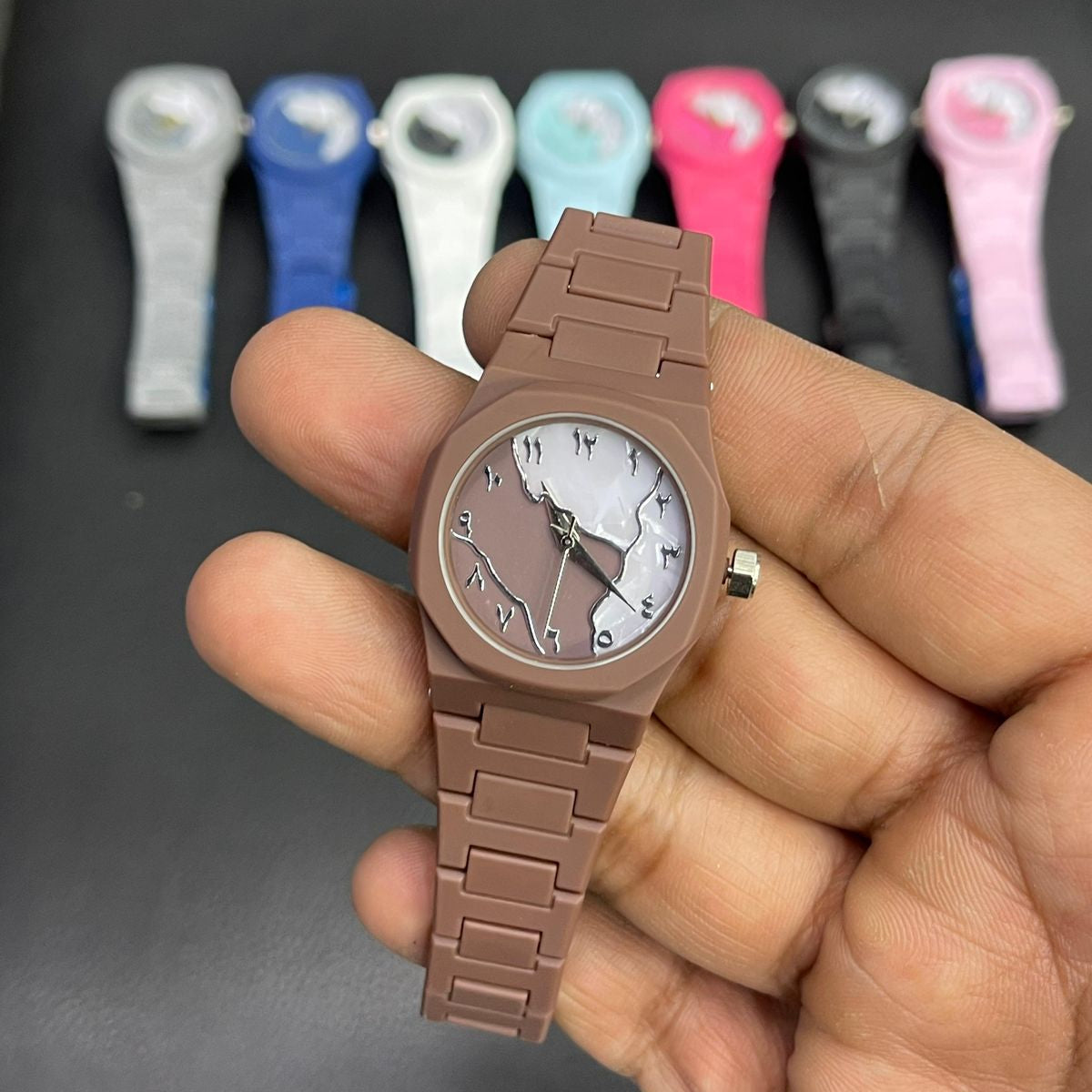 Mini Aura Watch – Elegant Design, Comfortable Use & Everyday Wear