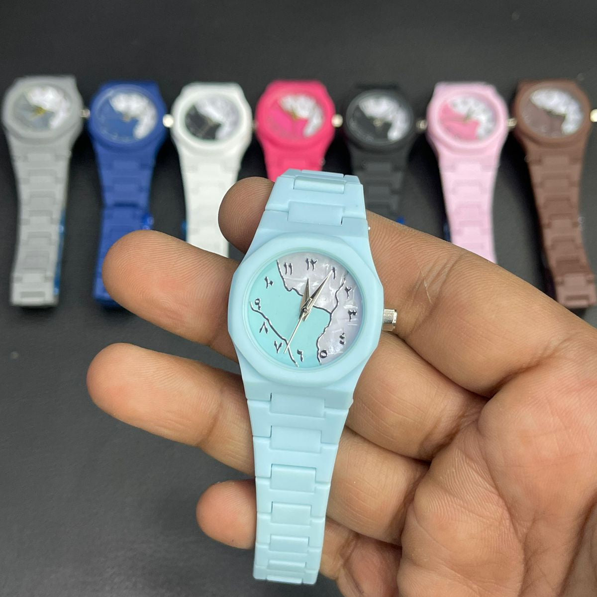 Mini Aura Watch – Elegant Design, Comfortable Use & Everyday Wear