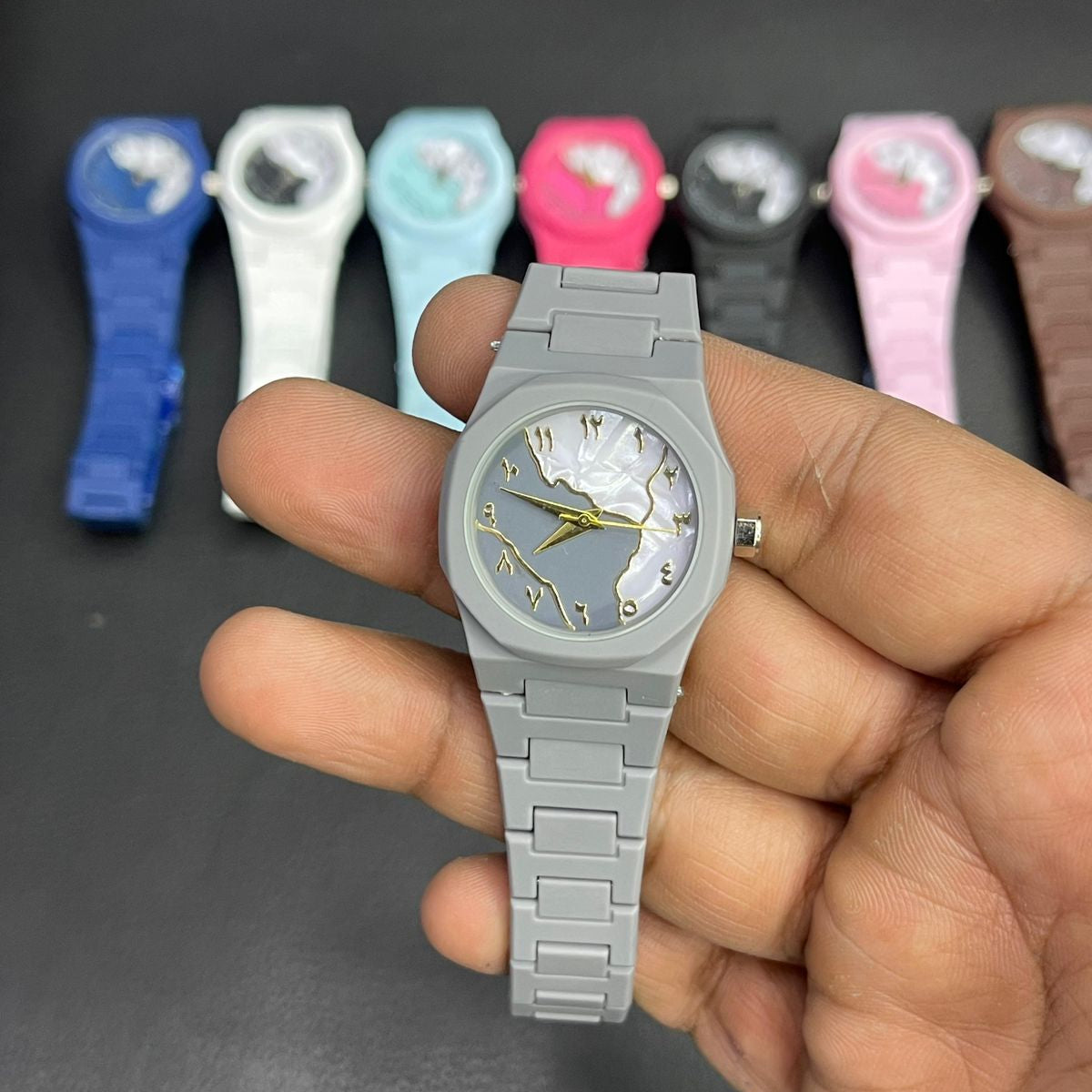 Mini Aura Watch – Elegant Design, Comfortable Use & Everyday Wear